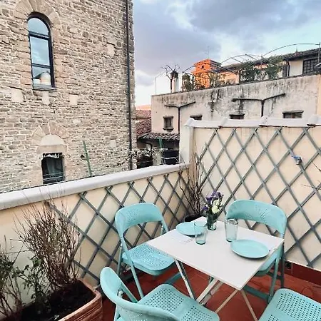 Borgo San Jacopo Penthouse By 360rentals * Florence