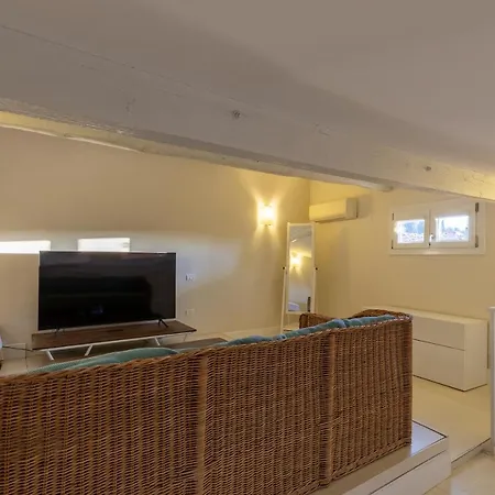 Apartment Borgo San Jacopo Penthouse By 360rentals *